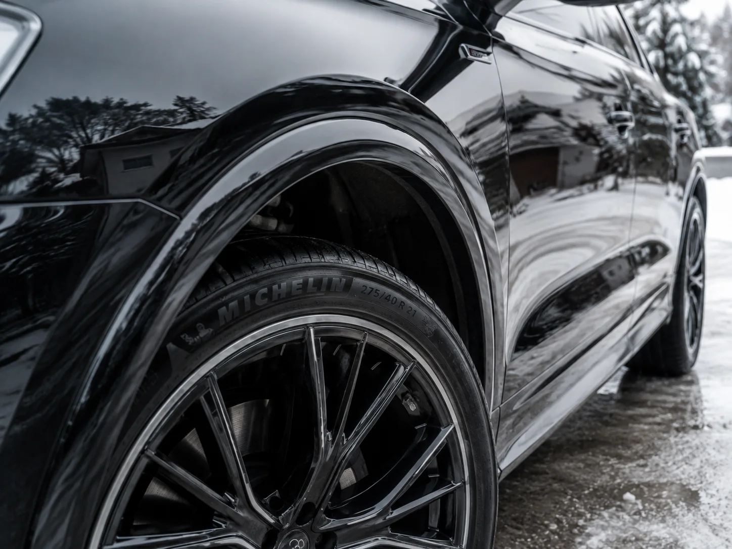 Vehicle wheel well
